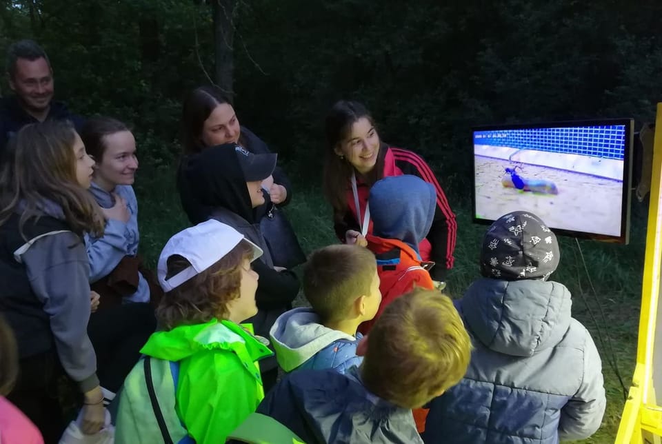 Sötétedés után indul a varázslat: különleges éjszakai rovarlesre hív a fiatal biológus